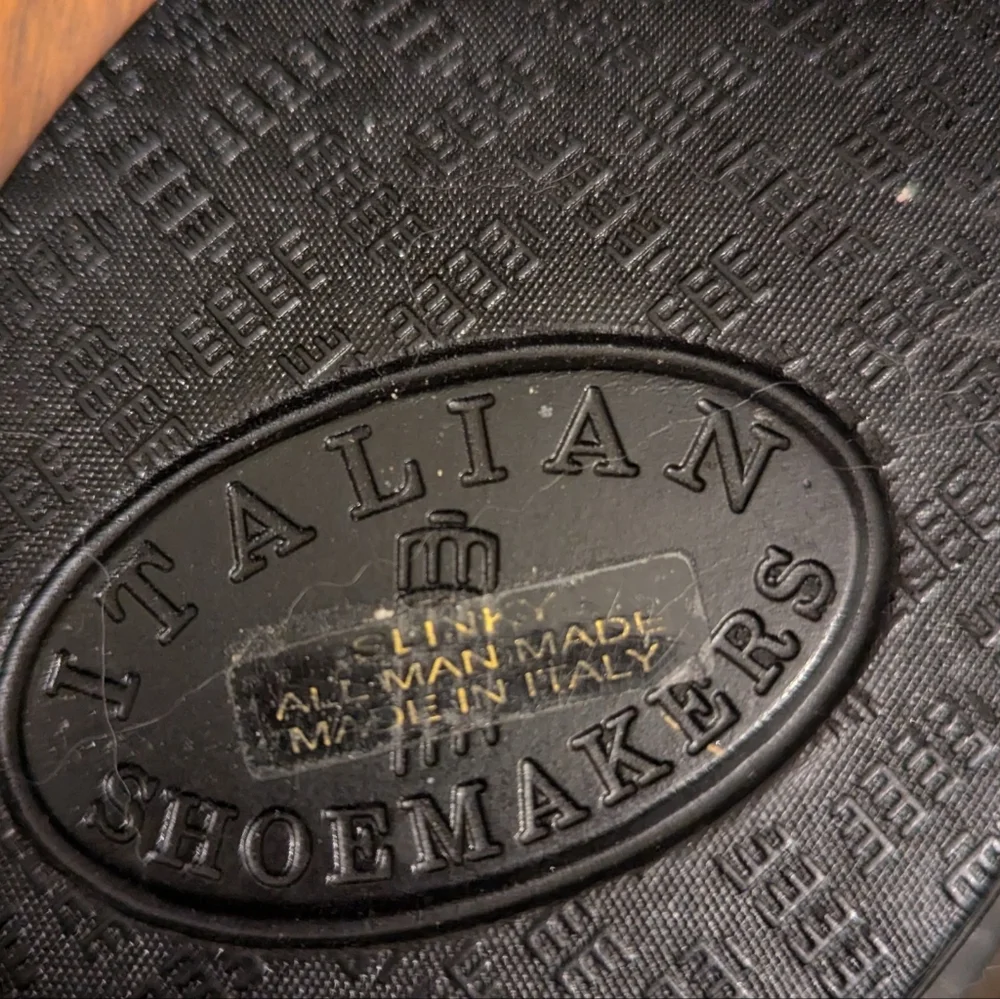 Italian Shoemakers Women's Silver Sandals - Picture 3 of 6